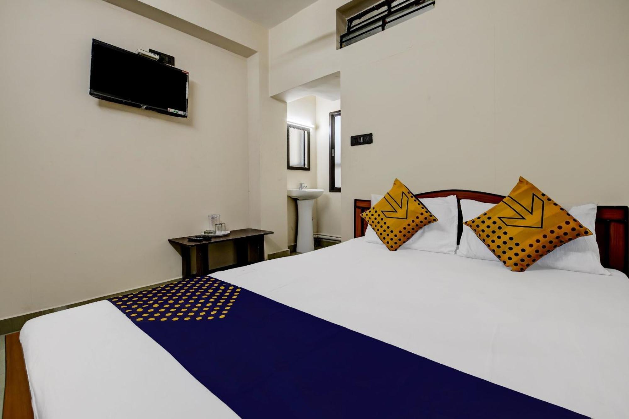 สปอต ออน 73621 ศรีนิวาส บอร์ดดิ้ง แอนด์ ลอร์ดจิ้ง Hotel Jalahalli ภายนอก รูปภาพ
