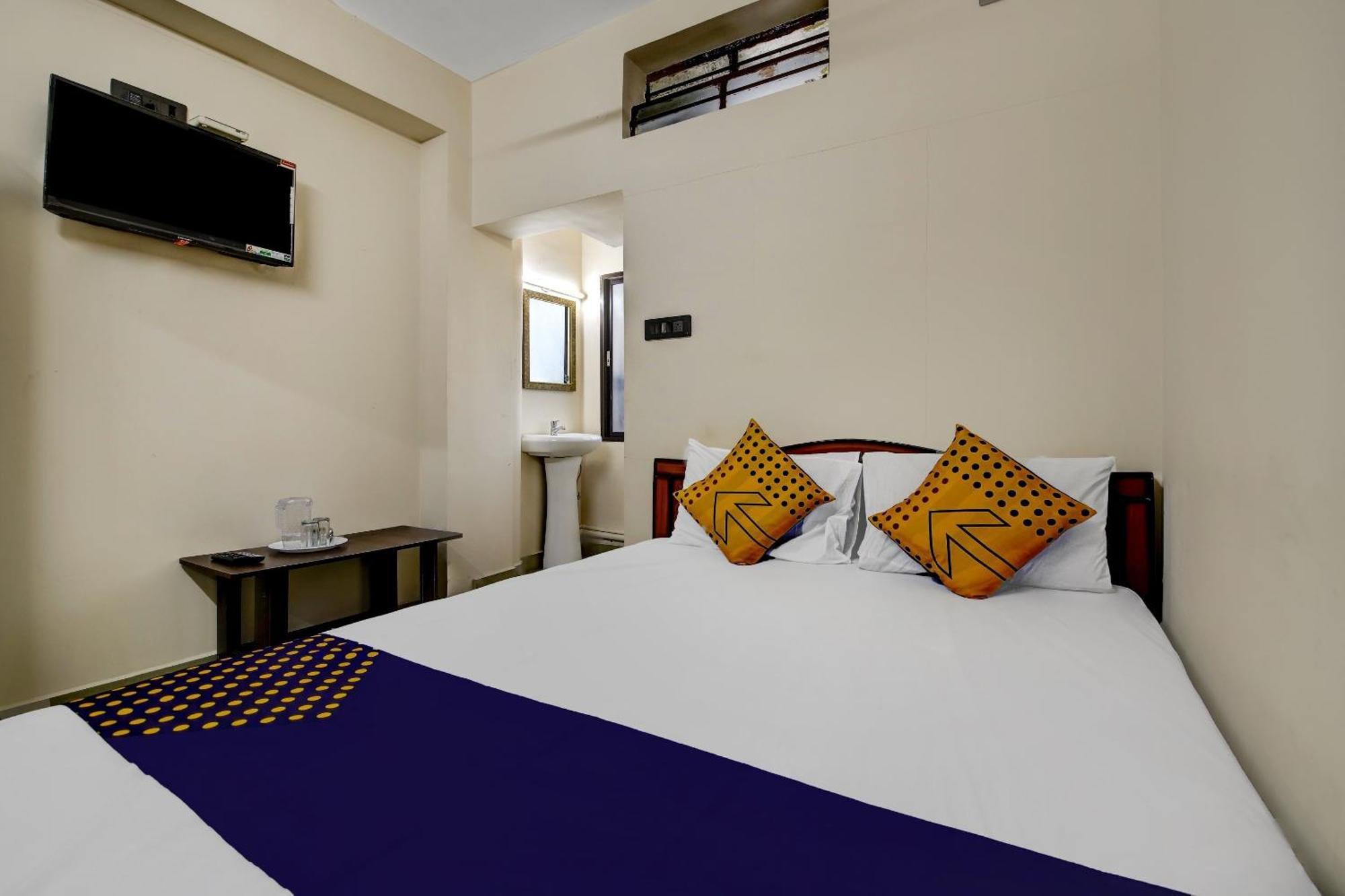 สปอต ออน 73621 ศรีนิวาส บอร์ดดิ้ง แอนด์ ลอร์ดจิ้ง Hotel Jalahalli ภายนอก รูปภาพ